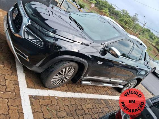 FIAT TORO 2.0 16V TURBO DIESEL RANCH 4WD AT9 FIAT TORO 2.0 16V TURBO DIESEL RANCH 4WD AT9